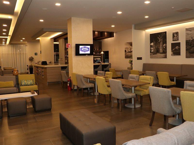 Hampton Inn & Suites By Hilton Puebla Bagian luar foto