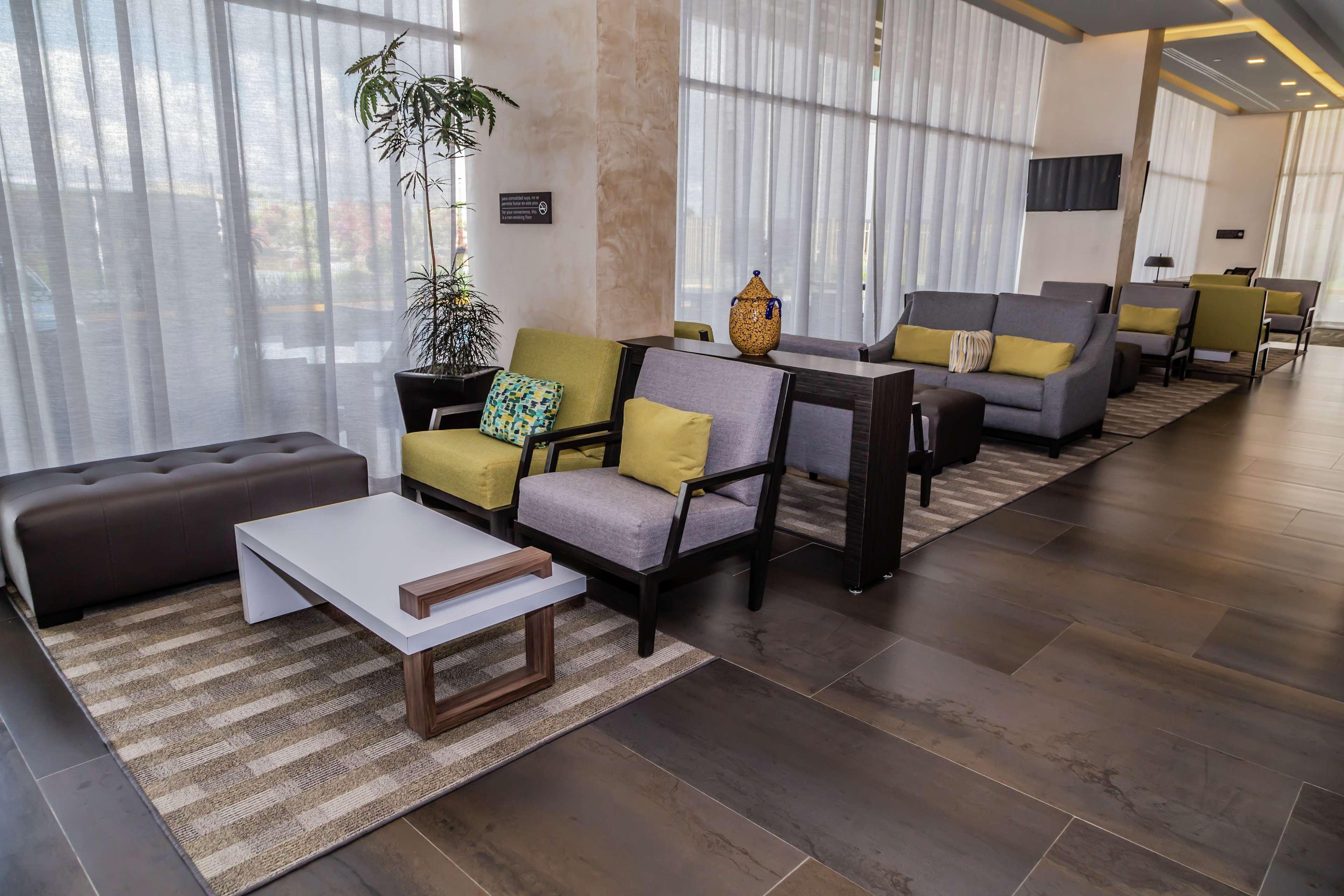 Hampton Inn & Suites By Hilton Puebla Bagian luar foto