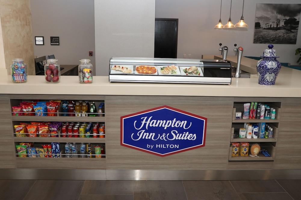 Hampton Inn & Suites By Hilton Puebla Bagian luar foto